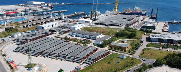 Брод за полагање цеви гасовода Северни ток 2, Академик Черски, у немачкој луци Мукран - Sputnik Србија