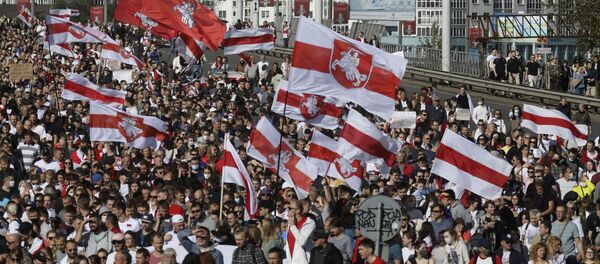 Присталице белоруске опозиције на протесту у Минску Присталице белоруске опозиције на протесту у Минску - Sputnik Србија