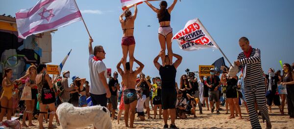 Протест на плажи у Тел Авиву - Sputnik Србија