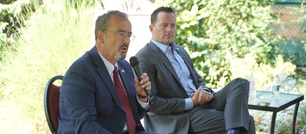 Ambasador Entoni Godfri i Ričard Grenel - Sputnik Srbija