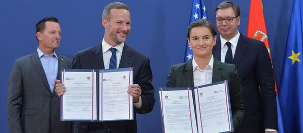 Adam Boler i Ana Brnabić posle potpisivanja Zajedničke izjave u Palati Srbija - Sputnik Srbija