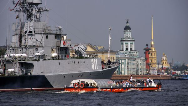 Мали противподморнички брод Казањец на Неви - Sputnik Србија