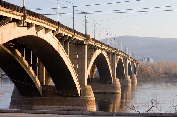 Iz očiju španskog novinara: Vožnja Transsibirskom železnicom je putovanje kroz vreme - Sputnik Srbija