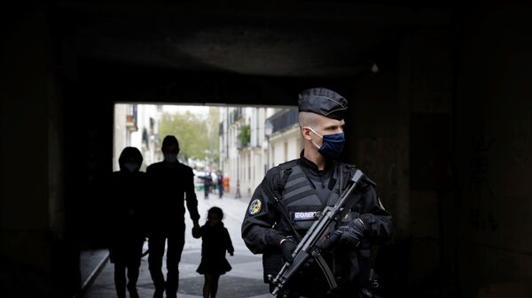 Francuska žandarmerija na ulicama posle napada u Parizu - Sputnik Srbija