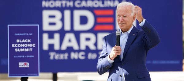 Američki predsednički kandidat Demokratske partije Džo Bajden na predizbornom mitingu Američki predsednički kandidat Demokratske partije Džo Bajden na predizbornom mitingu - Sputnik Srbija