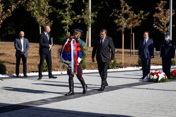 Srbi i Amerikanci su braća po oružju: Vučić na obeležavanju godišnjice operacije „Halijard“ Srbi i Amerikanci su braća po oružju: Vučić na obeležavanju godišnjice operacije „Halijard“ - Sputnik Srbija