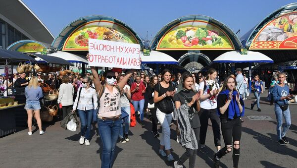 Završen „ženski marš“ u Minsku, ima privedenih, među njima i novinari - Sputnik Srbija