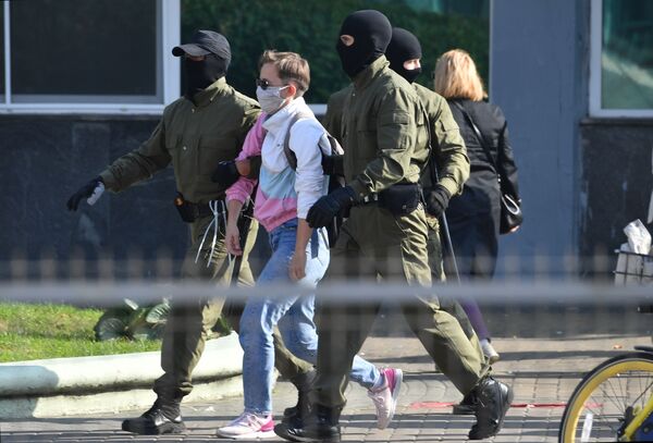 Završen „ženski marš“ u Minsku, ima privedenih, među njima i novinari /foto/ Završen „ženski marš“ u Minsku, ima privedenih, među njima i novinari /foto/ - Sputnik Srbija