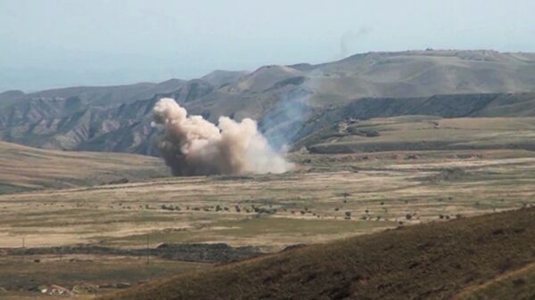 Јереван: Азербејџанска војска наставља са артиљеријском паљбом - Sputnik Србија