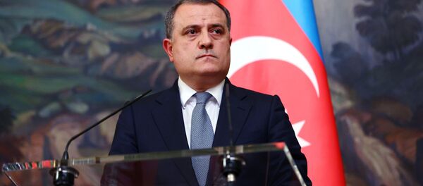 Šef azerbejdžanske diplomatije odbacuje tvrdnje Jerevana: Ne angažujemo plaćenike Šef azerbejdžanske diplomatije odbacuje tvrdnje Jerevana: Ne angažujemo plaćenike - Sputnik Srbija