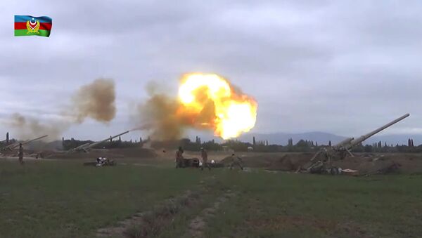 Артиљеријска паљба Оружаних снага Азербејџана током сукоба у Нагорно-Карабаху - Sputnik Србија