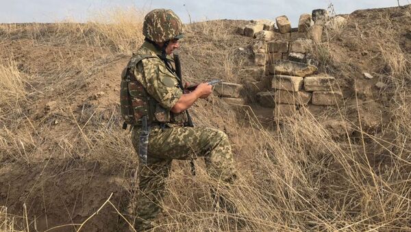 Војник Армије одбране Карабаха на првој линији фронта - Sputnik Србија