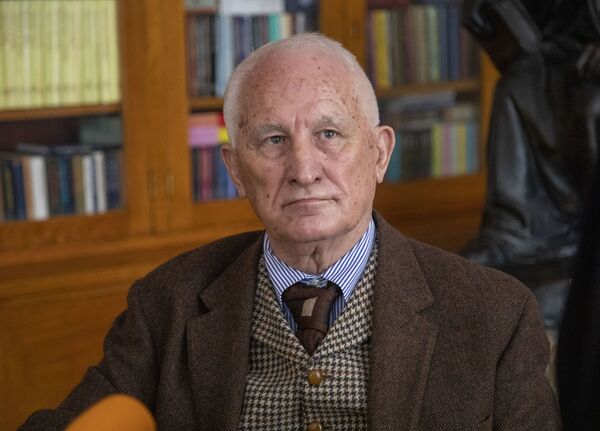 Матија Бећковић открива кад се враћа у Црну Гору: После овога, сад ми се и не умире /фото, видео/ Матија Бећковић открива кад се враћа у Црну Гору: После овога, сад ми се и не умире /фото, видео/ - Sputnik Србија