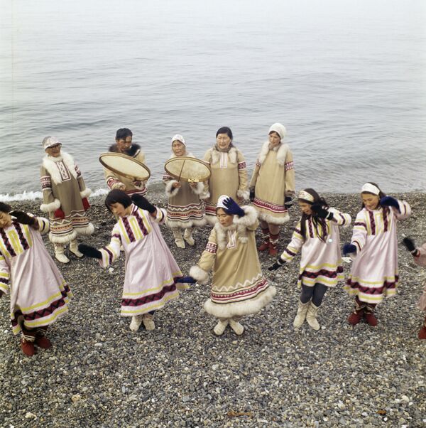 На крај света — хеликоптером или саоницама које вуку пси - Sputnik Србија