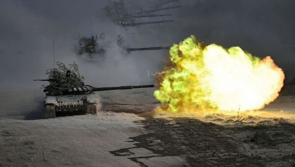 Tenkovo T-72 na vojnim vežbama Kavkaz 2020 - Sputnik Srbija