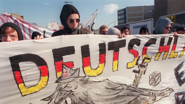 Demonstranti slave ujedinjenje Nemačke 3. oktobra 1990. - Sputnik Srbija