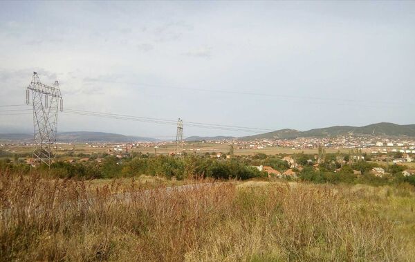 Mrak, albanska vika i repetiranje pištolja: Posle napada na srpsku decu na Kosovu, selom vlada strah - Sputnik Srbija