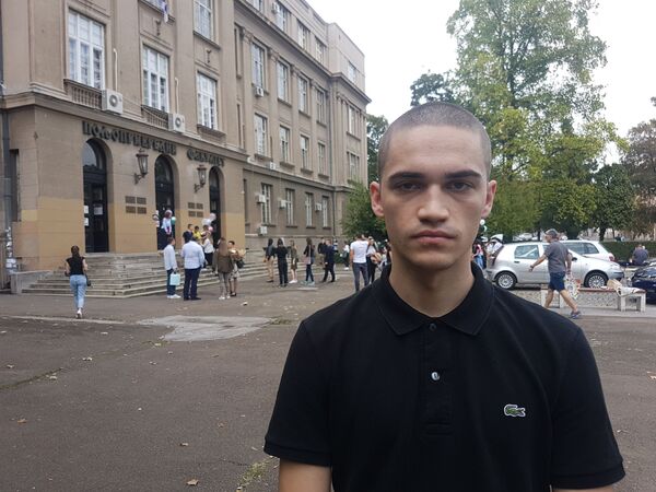 „To je istorija, ne uče nas dovoljno o tome…“: Šta studenti rođeni 2000. godine znaju o 5. oktobru - Sputnik Srbija