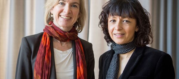 Научнице Емануел Шарпантјер и Џенифер Даудна Научнице Емануел Шарпантјер и Џенифер Даудна - Sputnik Србија