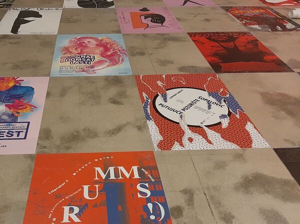 Плакати за представе ЈДП из Београда осванули усред Москве Плакати за представе ЈДП из Београда осванули усред Москве - Sputnik Србија