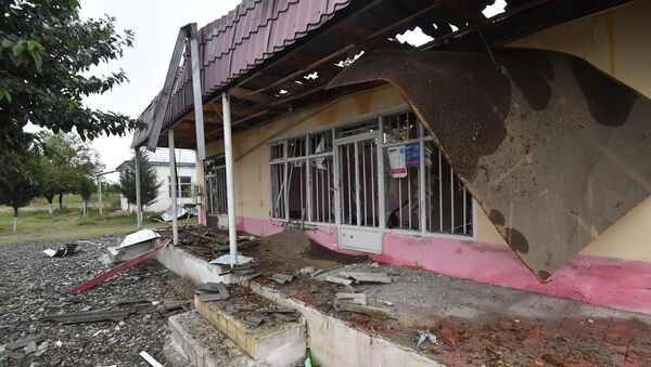 Kuća uništena u granatiranju sela Saridžali u Azerbejdžanu - Sputnik Srbija