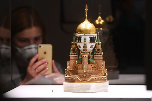 Од златног воза до ускршњих јаја: Ремек-дела Фабержеа и Рикерта у Кремљу /фото/ Од златног воза до ускршњих јаја: Ремек-дела Фабержеа и Рикерта у Кремљу /фото/ - Sputnik Србија