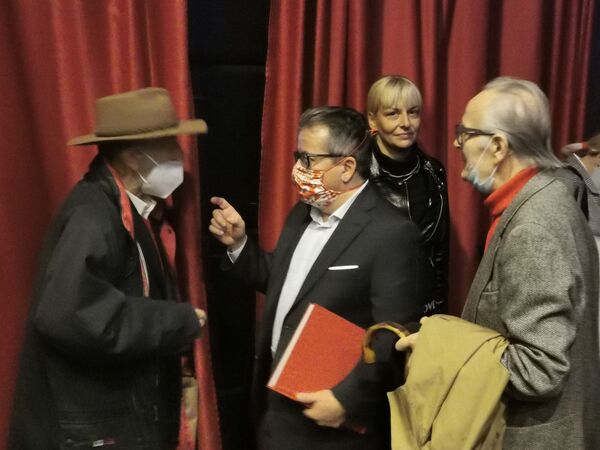 Sedam decenija „Buhe“: Kad vam duša mira ište, žurite u pozorište! Sedam decenija „Buhe“: Kad vam duša mira ište, žurite u pozorište! - Sputnik Srbija