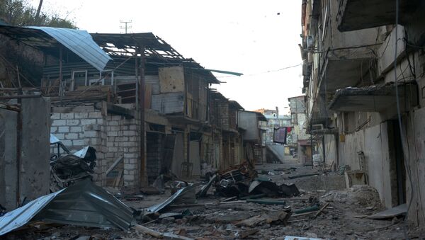 Uništene kuće u ulici u Stepanakertu tokom sukoba u Nagorno-Karabahu - Sputnik Srbija