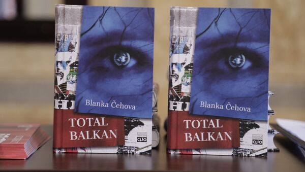 Blanka Čehova u knjizi „Total Balkan piše o Kosovu 2007. i 2008. godine  - Sputnik Srbija