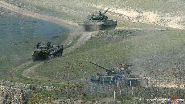 Тенкови Армије одбране Карабаха - Sputnik Србија