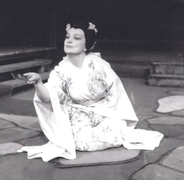 Primadona Radmila Smiljanić: Od slavne trojke samo mi je Pavaroti izmakao Primadona Radmila Smiljanić: Od slavne trojke samo mi je Pavaroti izmakao - Sputnik Srbija