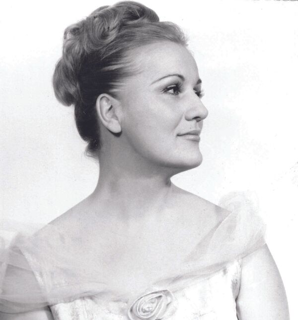 Primadona Radmila Smiljanić: Od slavne trojke samo mi je Pavaroti izmakao Primadona Radmila Smiljanić: Od slavne trojke samo mi je Pavaroti izmakao - Sputnik Srbija