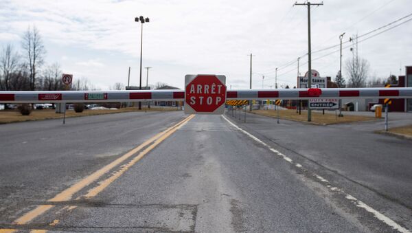 Prazan granični prelaz na američko-kanadskoj granici u Kvebeku - Sputnik Srbija