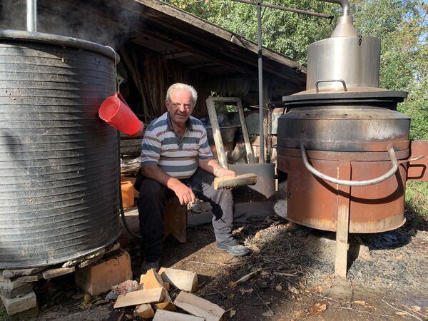 Домаћине, срећна слава, за трпезу — нека хвала! Домаћине, срећна слава, за трпезу — нека хвала! - Sputnik Србија