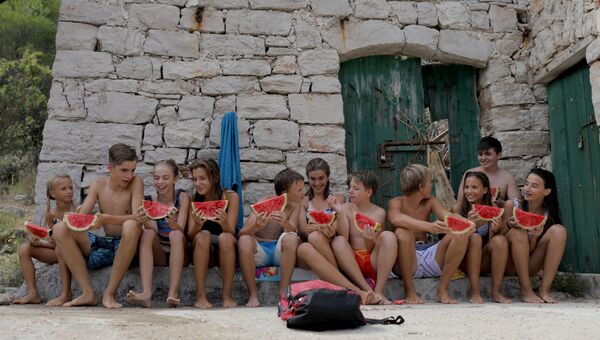 Раша Андрић открива како је после „Муња”, „Кенгура” и „Три битанге” коначно научио да - лети /видео/ - Sputnik Србија