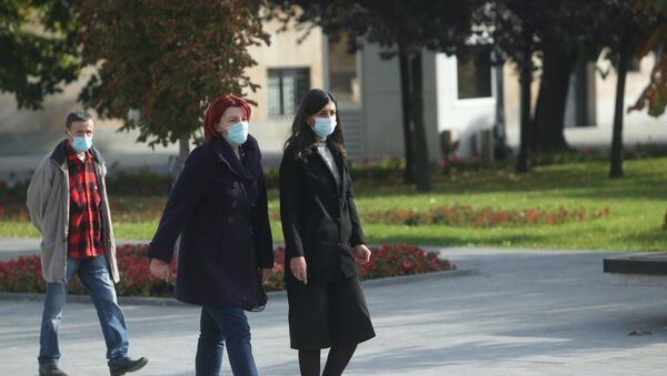Banjalučanke nose maske na otvorenom - Sputnik Srbija