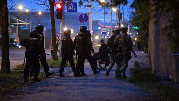 Hapšenja tokom protesta u Minsku - Sputnik Srbija
