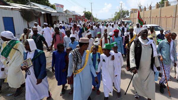 Сомалијски марш током протеста против карикатура пророка Мохамеда објављених у француским медијима и коментара француског председника Емануела Макрона, Могадиш, Сомалија 29. октобра 2020.  - Sputnik Србија