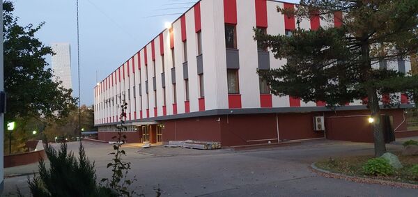 Коначно објашњење: Како је Лазански офарбао амбасаду у Москви у „боје Црвене звезде“ /фото, видео/ Коначно објашњење: Како је Лазански офарбао амбасаду у Москви у „боје Црвене звезде“ /фото, видео/ - Sputnik Србија