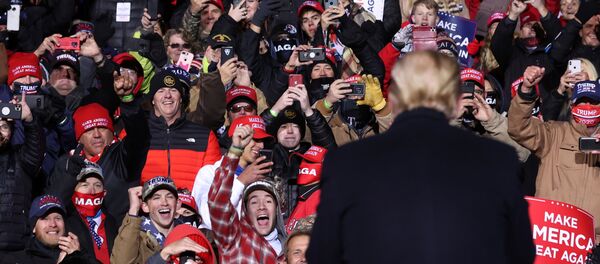 Председник САД Доналд Трамп се обраћа својим присталицама  - Sputnik Србија