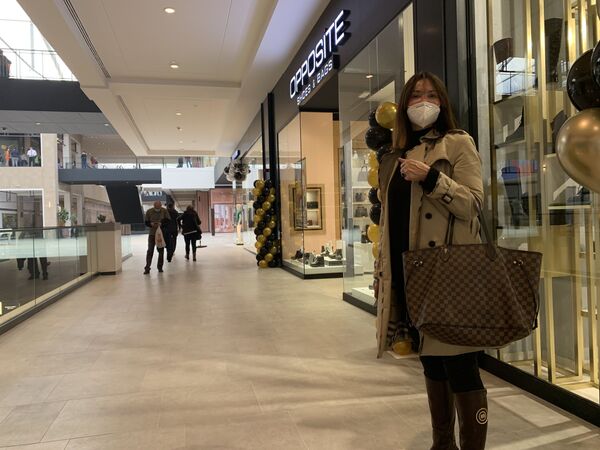 Плафон као небо: Како изгледа шопинг у највећем тржном центру у региону - Sputnik Србија