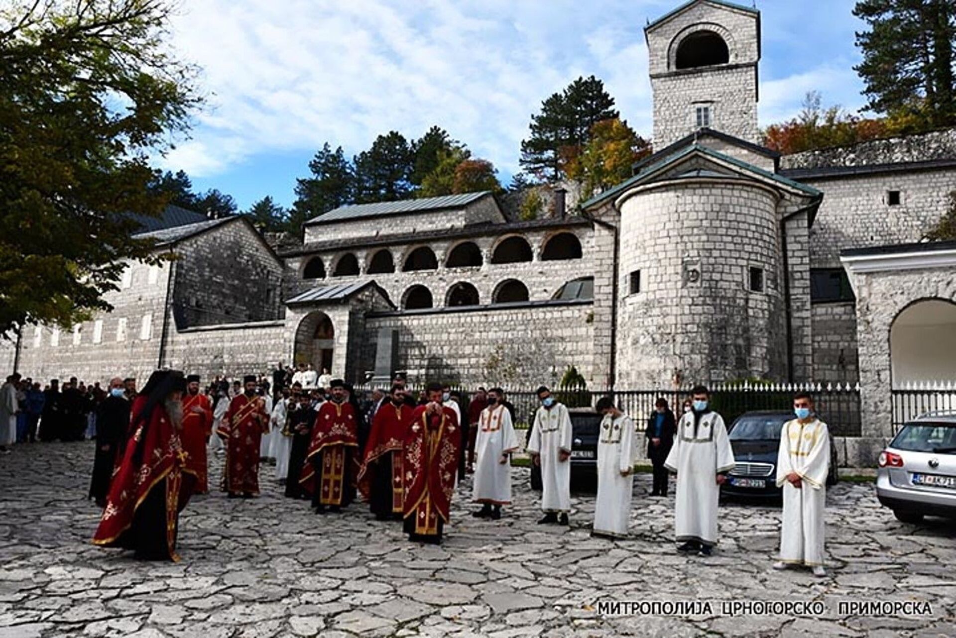 Episkop Joanikije služio pomen mitropolitu Amfilohiju u Cetinjskom manastiru - Sputnik Srbija, 1920, 18.11.2021