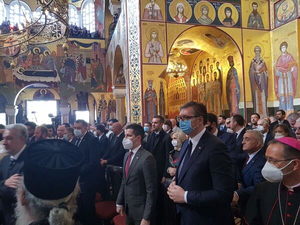 Predsednik Srbije Aleksandar Vučić na ceremoniji opraštanja od mitropolita Amfilohija - Sputnik Srbija