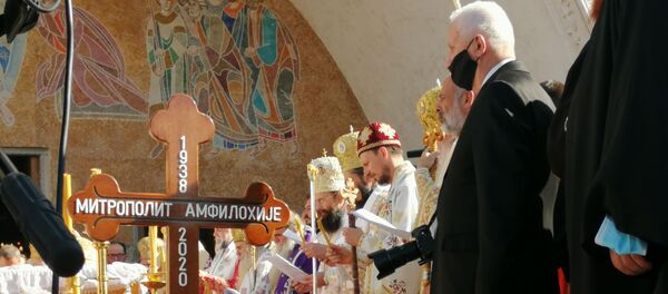 Matija Bećković stigao je na opelo mitropolitu Amfilohiju - Sputnik Srbija