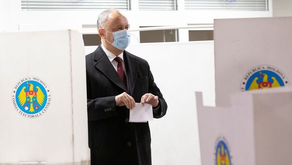 Predsednik Moldavije Igor Dodon glasa na predsedničkim izborima - Sputnik Srbija