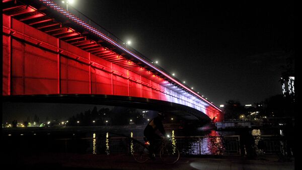 Бранков моста у бојама заставе Аустрије - Sputnik Србија