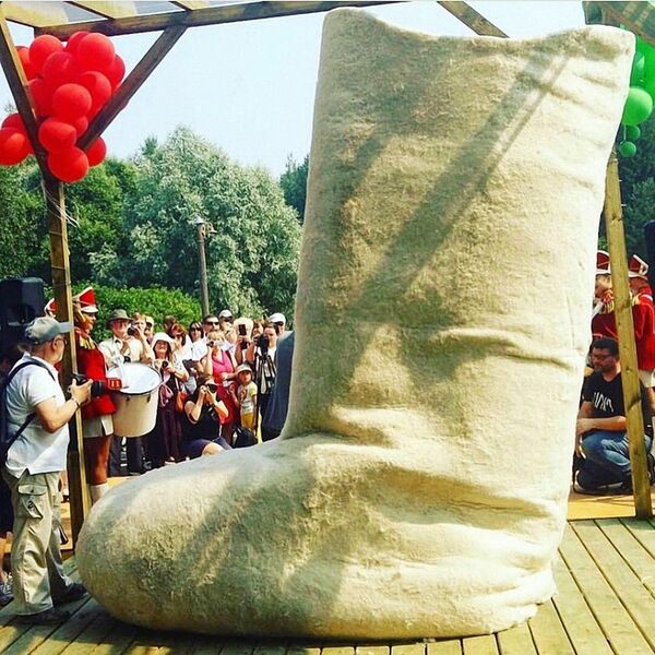 Stajanje na ekserima satima, ronjenje bez maske. Naličje svetskih rekorda - Sputnik Srbija