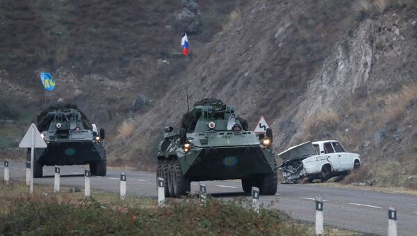 Oklopna vozila ruskih mirovnih snaga u Nagorno-Karabahu - Sputnik Srbija