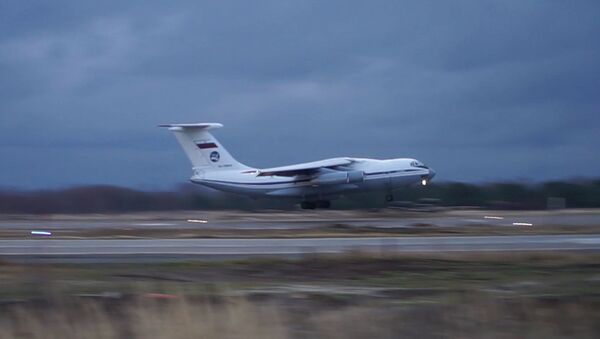 Il-76 sa vojnicima i vojnom tehnikom leti u Karabah - Sputnik Srbija