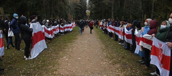 Присталице белоруске опозиције на протесту у Минску Присталице белоруске опозиције на протесту у Минску - Sputnik Србија